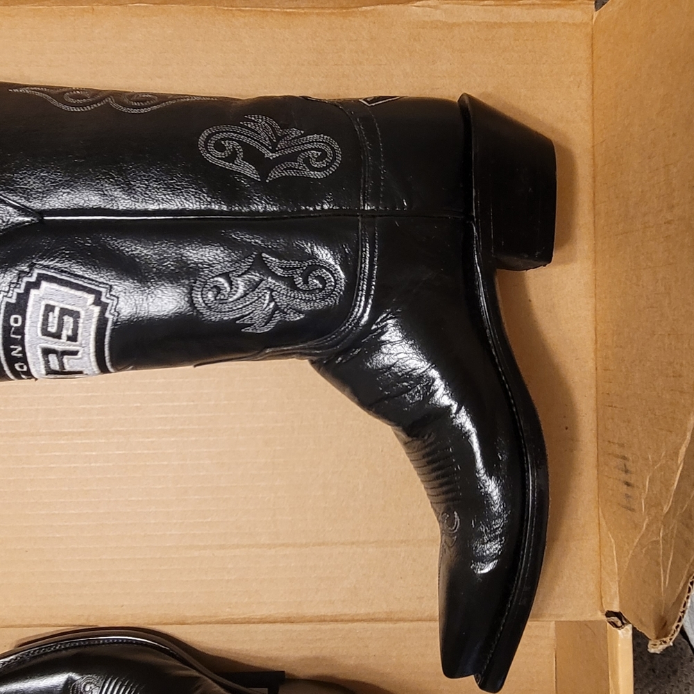 Lucchese Woman's NEW Black Boots size 8B with San Antonio Spurs Logo Embroidered - Picture 9 of 16
